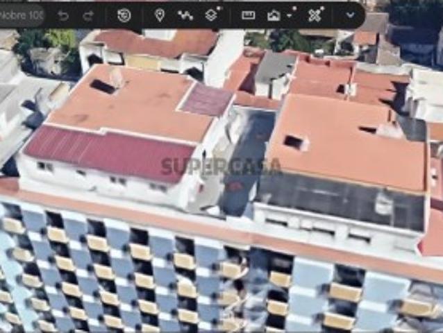 Apartamento T1 com Terraço de 125 m² no Centro do Barreiro