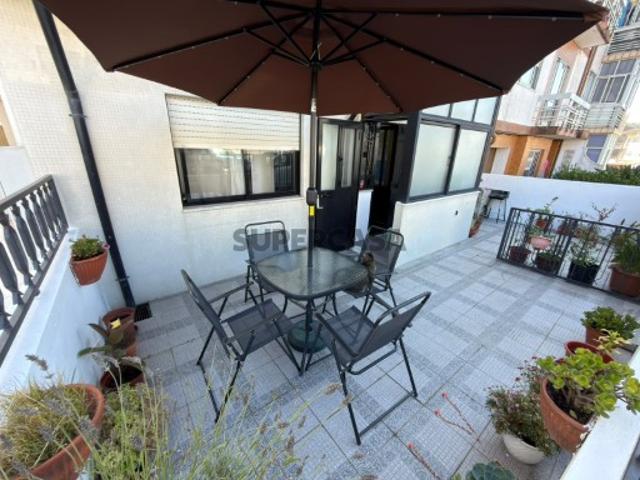 Apartamento T1 com Terraço de 24 m² em Excelente Estado e Próximo do Metro