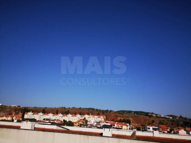 Apartamento T1 com terraço de 28 m² no Murganhal, Caxias