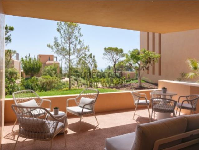 Apartamento T1 com terraço e estacionamento em Palmares