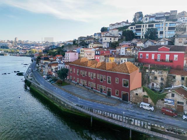 Apartamento T1 com terraço e estacionamento em primeira linha de rio | Pescaria Riverfront – Gaia