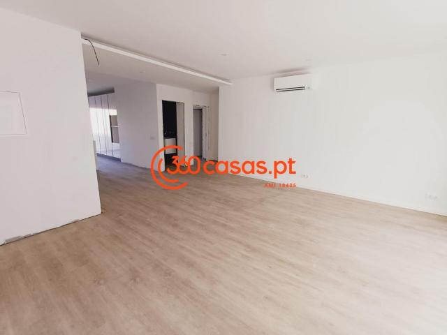 Apartamento T1 com Terraço e garagem em Almancil, Algarve 98m² Almancil