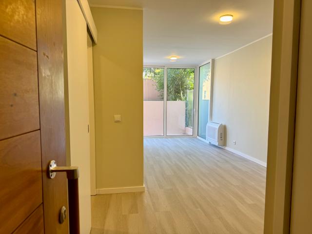Apartamento T1 com terraço e lugar de garagem em Paranhos Porto