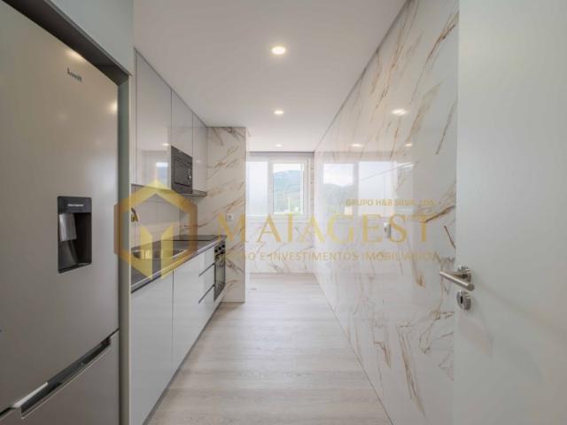 Apartamento T1 com Terraço e Lugar de Garagem em Valongo