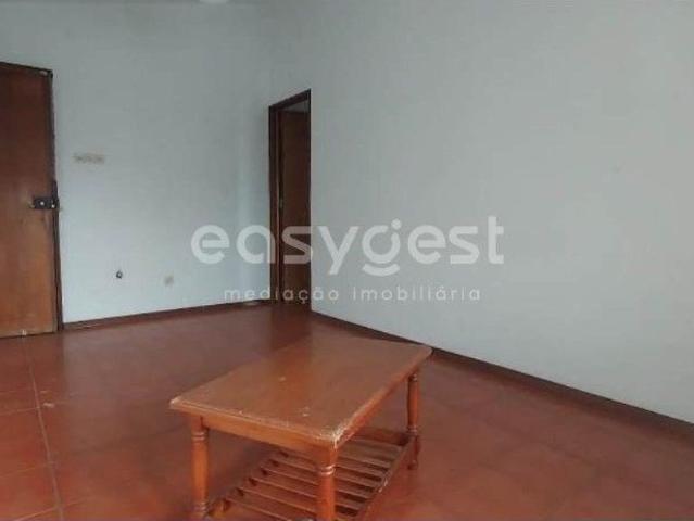 Apartamento T1 com terrao localizado na cidade de Beja