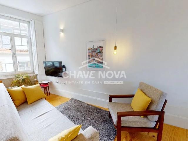 Apartamento T1 com terraço, na Baixa do Porto
