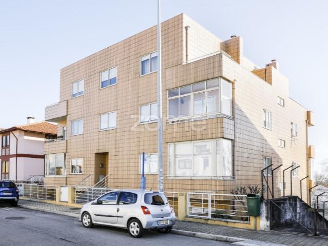 Apartamento T1 com terraço no centro de V.N. Gaia