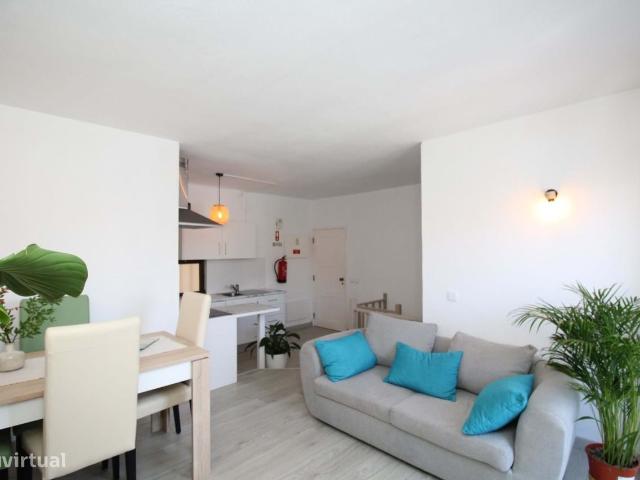 Apartamento T1 com Terrao no centro da Praia do Carvoeiro
