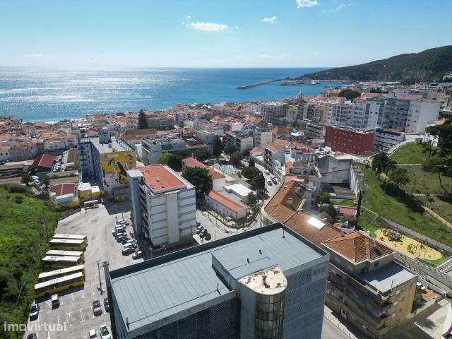 Apartamento T1 com Terrao Panormico no Corao de Sesimbra