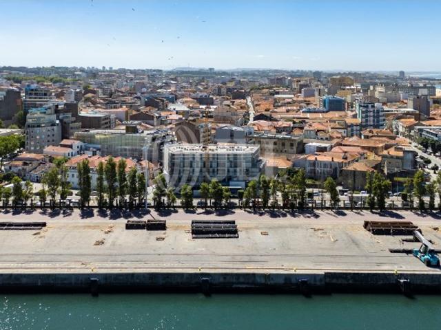 Apartamento T1, com varanda e estacionamento, Matosinhos