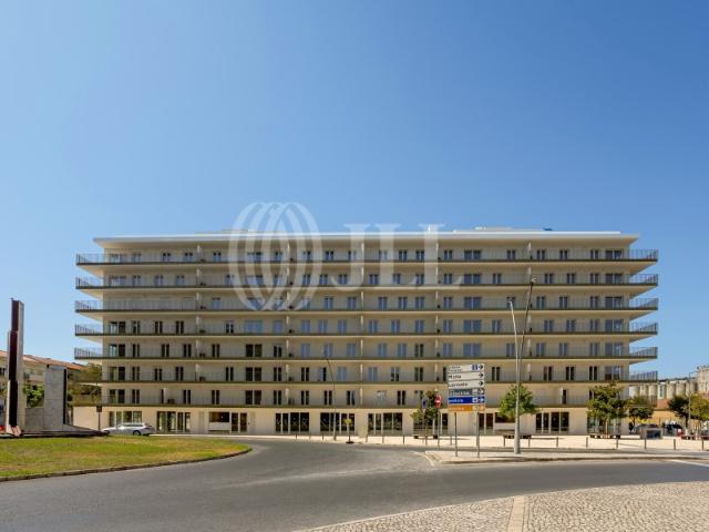 Apartamento T1 com varanda e garagem, no Jaba, Barreiro