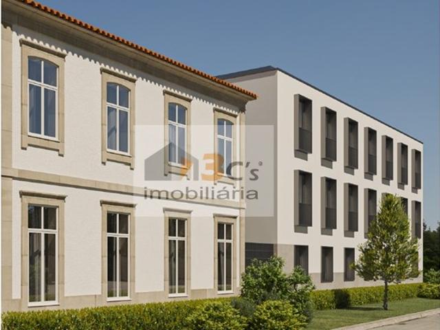 Apartamento T1 com varanda e garagem próximo ao Hospital São João e Universidade