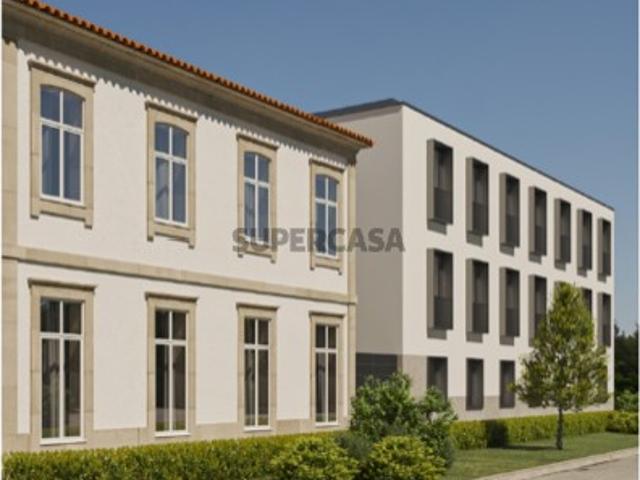 Apartamento T1 com varanda e garagem próximo ao Hospital São João e Universidade