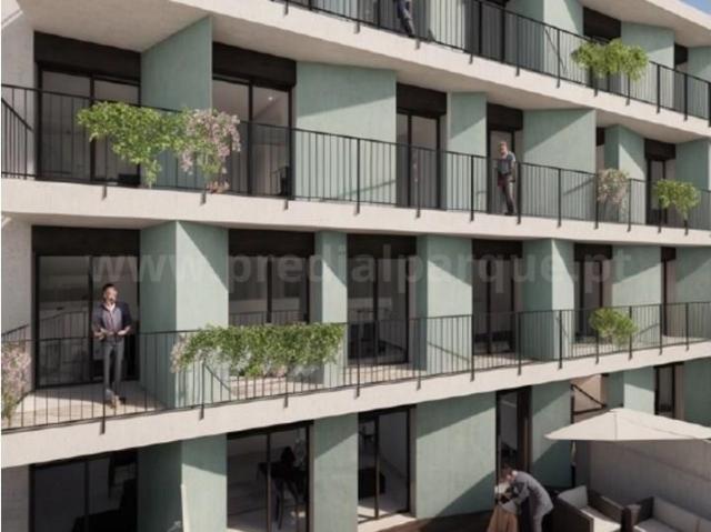 Apartamento T1 com varanda e lugar de garagem, junto ao Polo. 57m² Paranhos