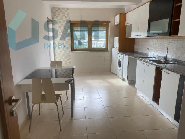 Apartamento T1 com Varanda e Vista Desafogada Lourinhã 65m² da Lourinhã e Atalaia