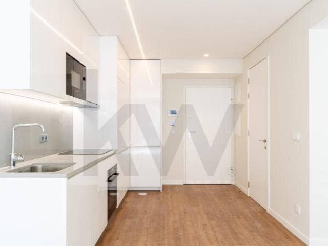 Apartamento T1 com varanda, em Vila Nova de Gaia