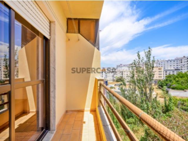 Apartamento T1 com varanda na Rua Camilo Castelo Branco, Setúbal