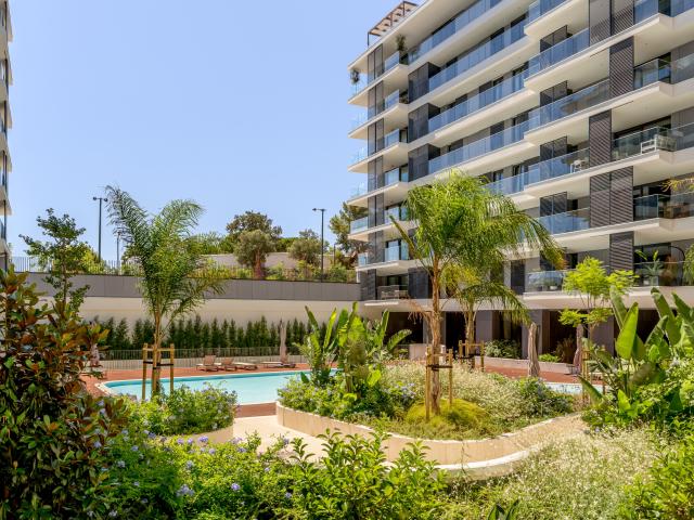 Apartamento T1 com varanda, no condomínio DUUO, Lisboa