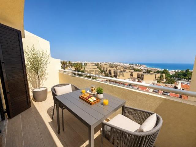 Apartamento T1 com Vista Mar e Piscina