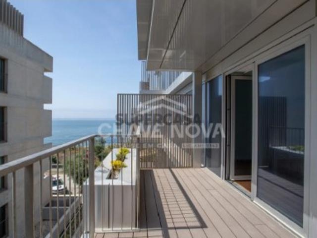 Apartamento T1 com Vista Mar, Varanda, Garagem e Excelentes Comodidades