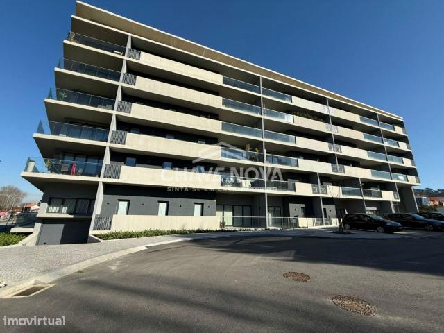 Apartamento T1 Como Novo c/ Lugar de Garagem em Oliveira do Douro