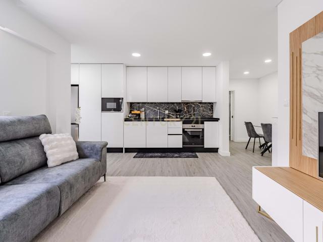 Apartamento T1 Como Novo, em Corroios