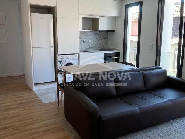 Apartamento T1 contemporâneo na Rua Santos Pousada, Bonfim | Porto