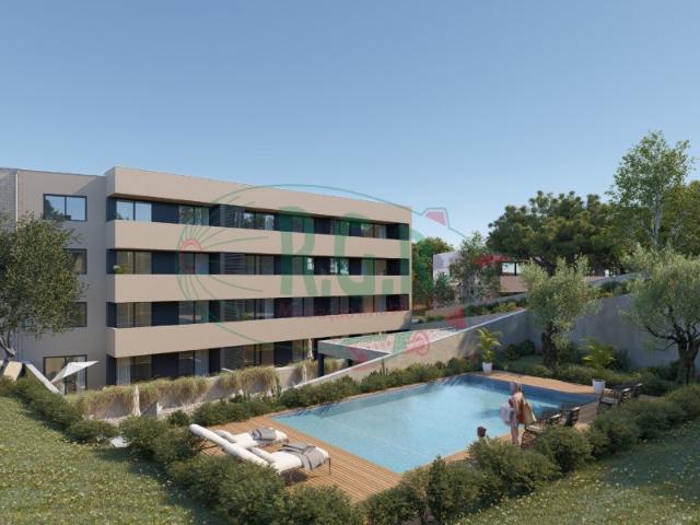 Apartamento T1 Condomínio Fechado Piscina Próximo Praia