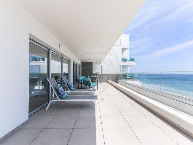 Apartamento T1 de luxo à venda em Sesimbra