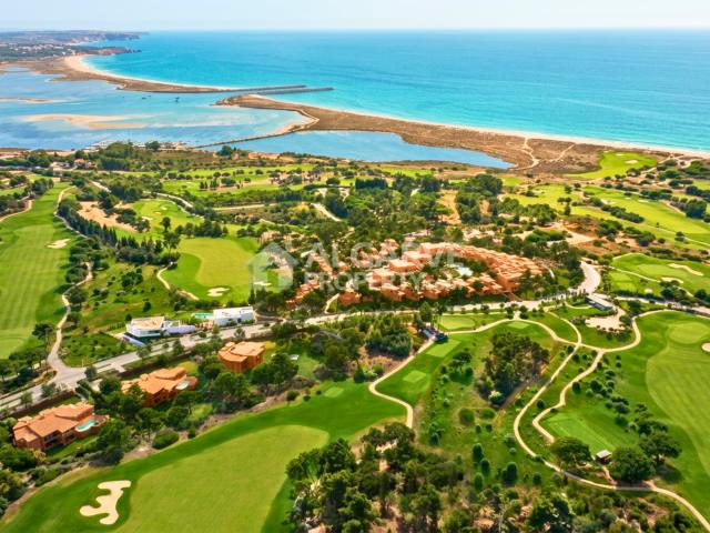 Apartamento T1 de Luxo com Vista Mar e Golfe em Lagos Algarv. 92m² Lagos