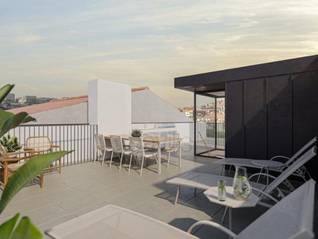 Apartamento T1 duplex com varanda e terrao em Vila Nova de Gaia