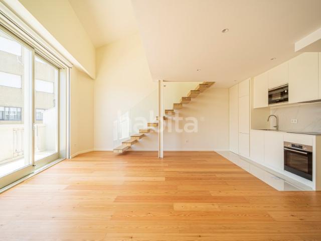 Apartamento T1 duplex Junto ao Jardim de Arca d'água