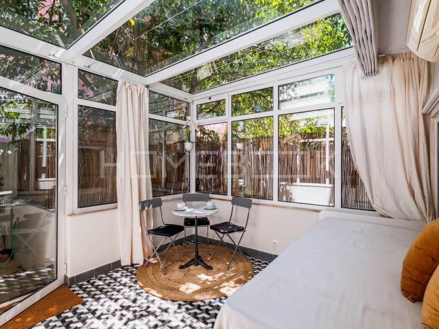 Apartamento T1 Duplex Renovado com Jardim | Alto de Santo Amaro – Lisboa