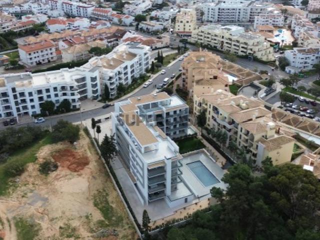 Apartamento T1 Duplex Vista mar, com piscina, garagem e terraço privado