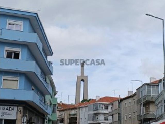 Apartamento T1 em Almada
