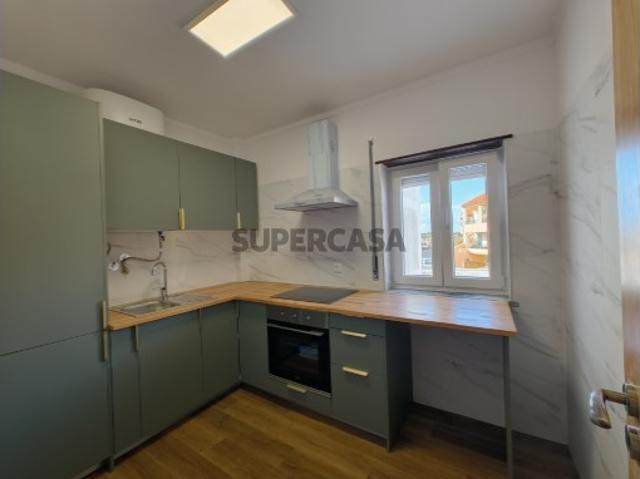 Apartamento T1 em Atouguia da Baleia