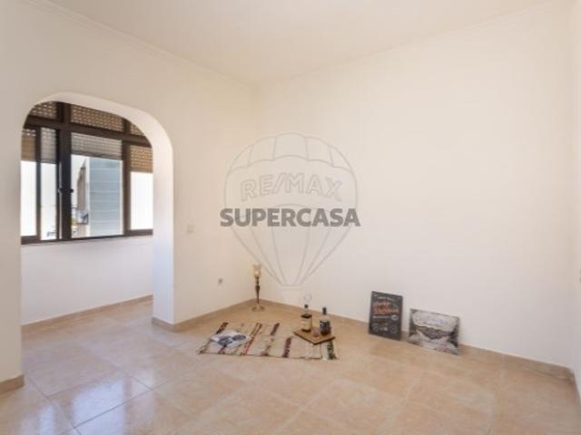 Apartamento T1 em Baixa da Banheira e Vale da Amoreira