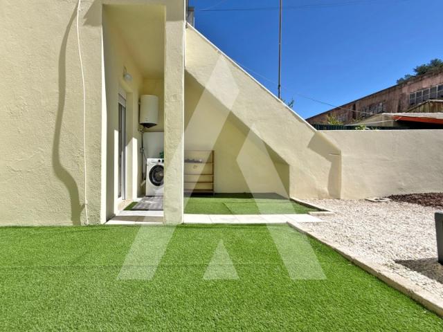 Apartamento T1 em Camarate com Quintal pronto habitar