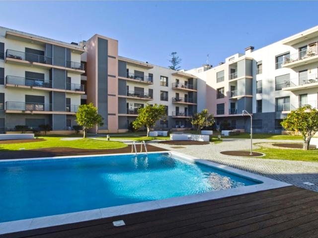 Apartamento T1 em Condomínio Fechado com Piscina e Jardim 85m² Benfica