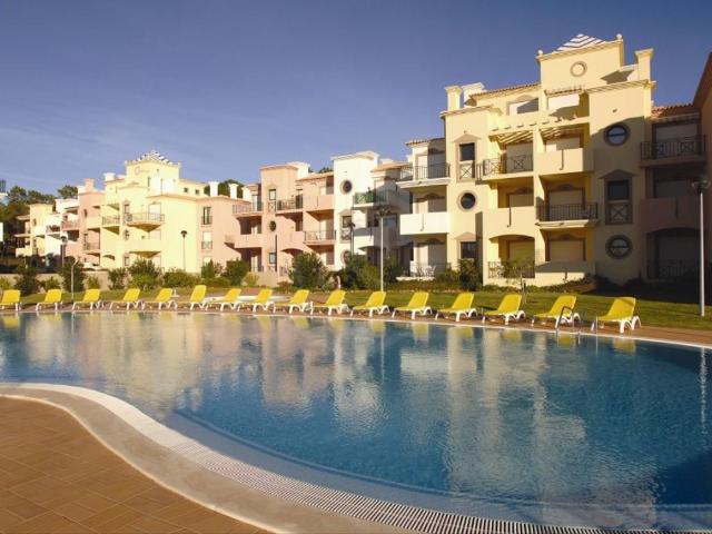 Apartamento T1 em condomínio fechado com piscina em Vilamour. 50m² Quarteira