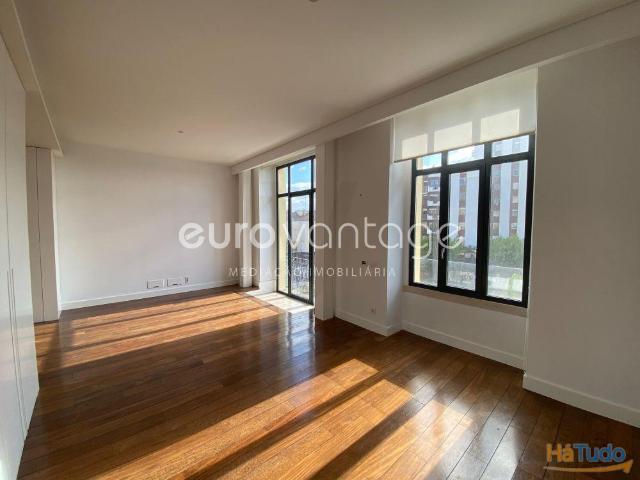 Apartamento T1 em Condomínio Fechado, Centro Leiria | 26064092845