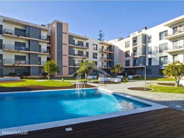 Apartamento T1 em Condomnio Fechado com Piscina e Jardim