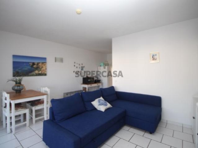 Apartamento T1 em empreendimento turístico com piscina exterior e interior