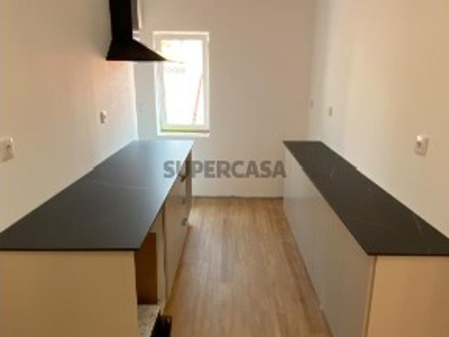 Apartamento T1 em fase de remodelação São Vicente, Lisboa ideal para investimento ou primeira habitação