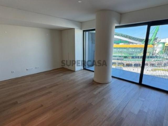 Apartamento T1 em Lumiar