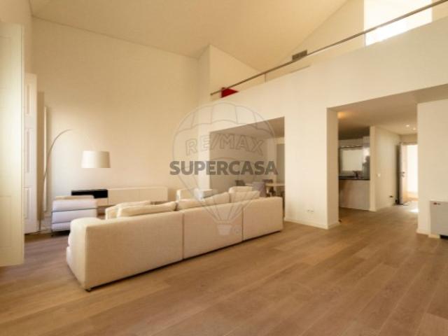 Apartamento T1 em Misericórdia