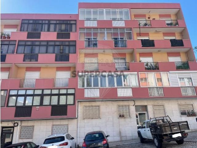 Apartamento T1 em Queluz