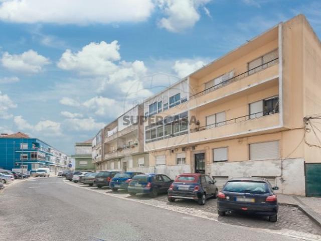 Apartamento T1 em Queluz