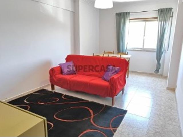 Apartamento T1 em Queluz e Belas