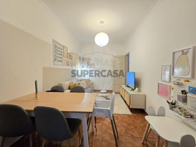 Apartamento T1 em Queluz e Belas